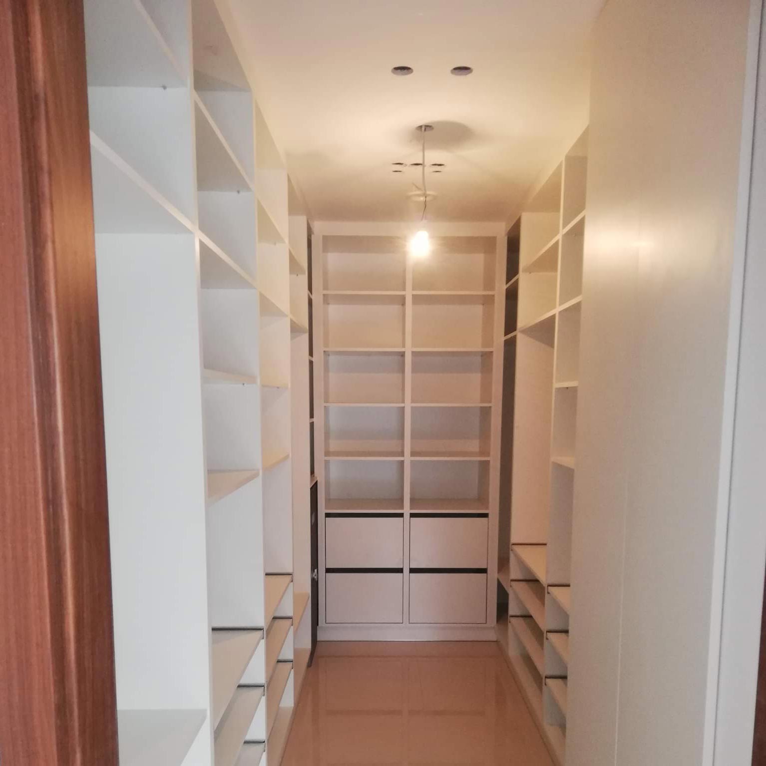 gardróbszekrénykészítés, beépített szekrény