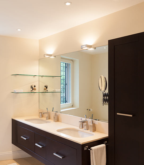 bútorasztalos fürdőszoba